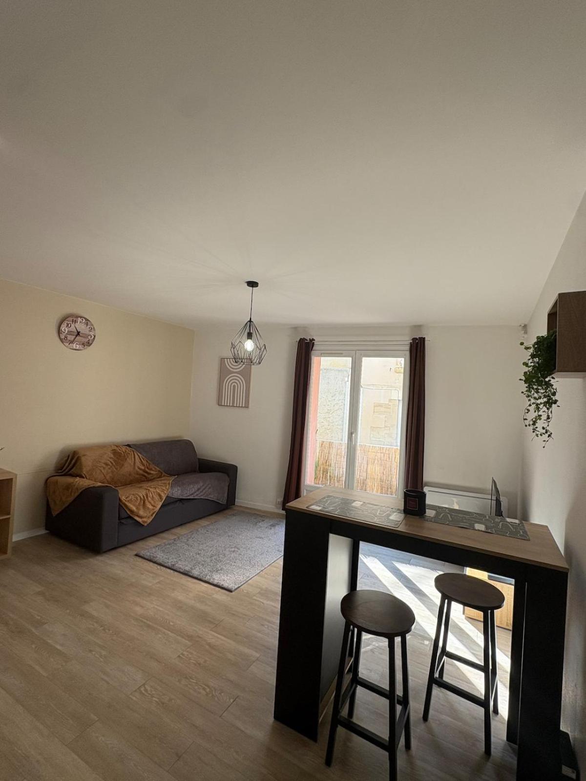 Charmant Studio Apartment *